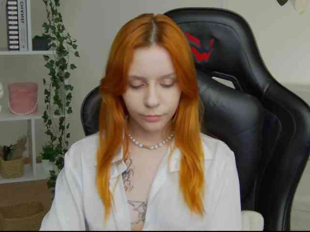Rachel-lips webcam