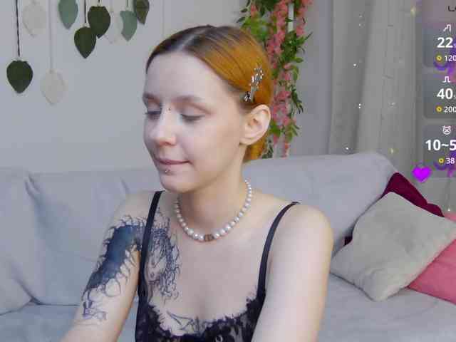 Rachel-lips webcam