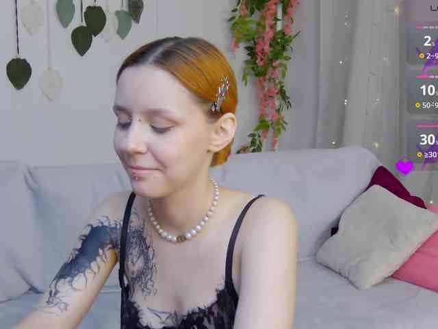 Rachel-lips webcam
