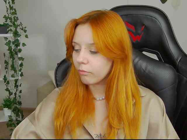 Rachel-lips webcam