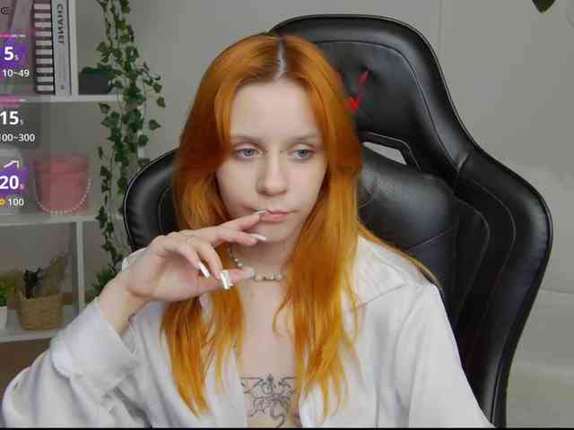 Rachel-lips webcam