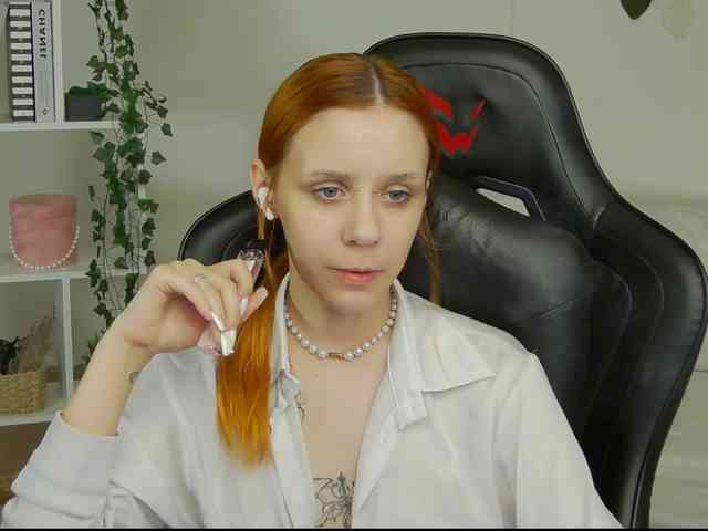 Rachel-lips webcam