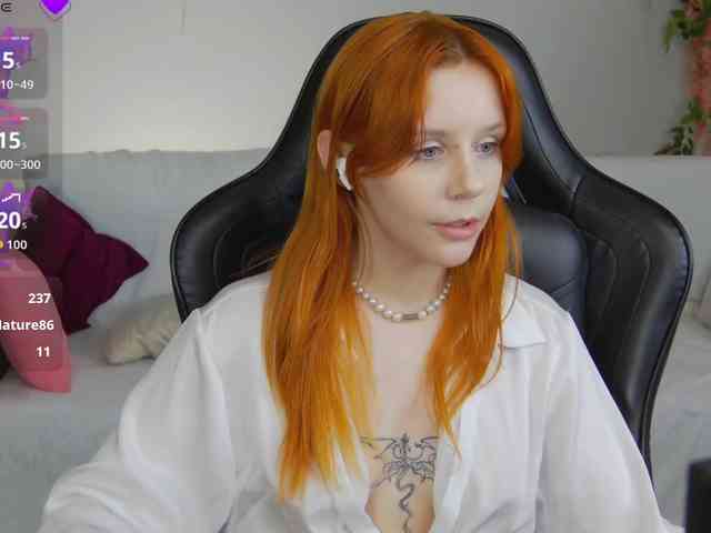 Rachel-lips webcam