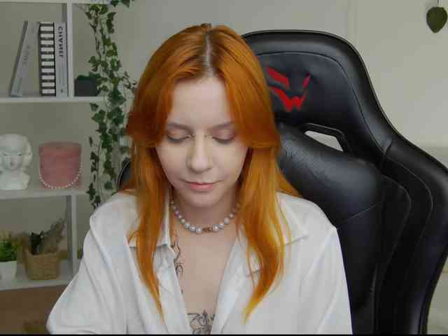 Rachel-lips webcam