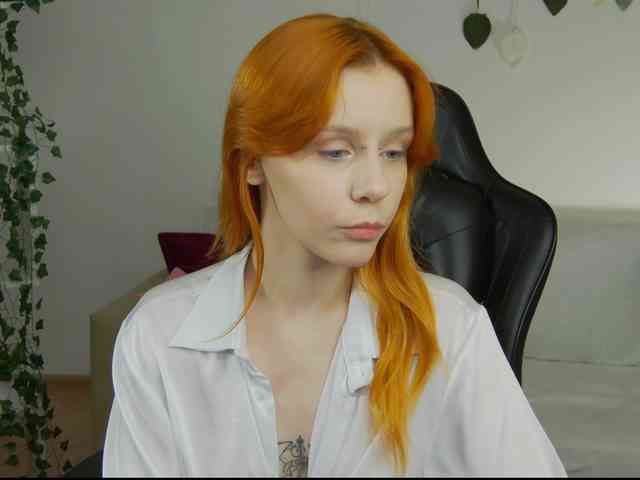 Rachel-lips webcam