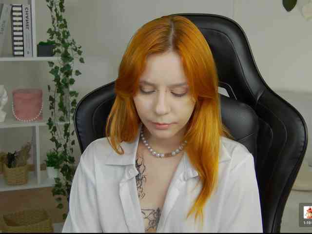 Rachel-lips webcam