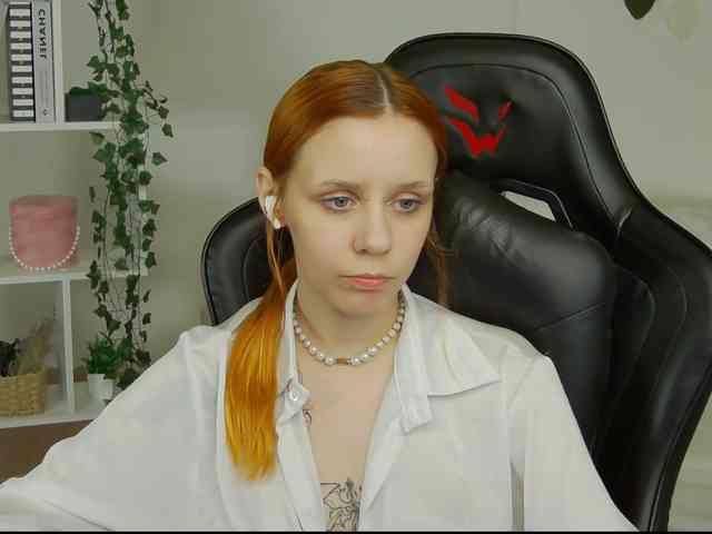 Rachel-lips webcam