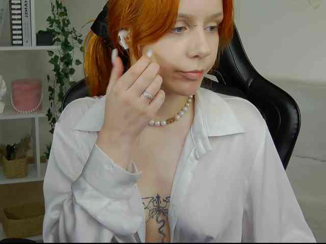 Rachel-lips webcam