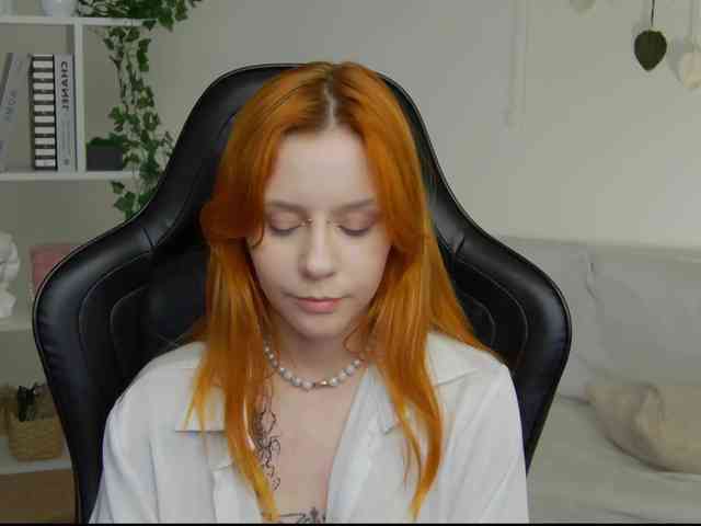 Rachel-lips webcam