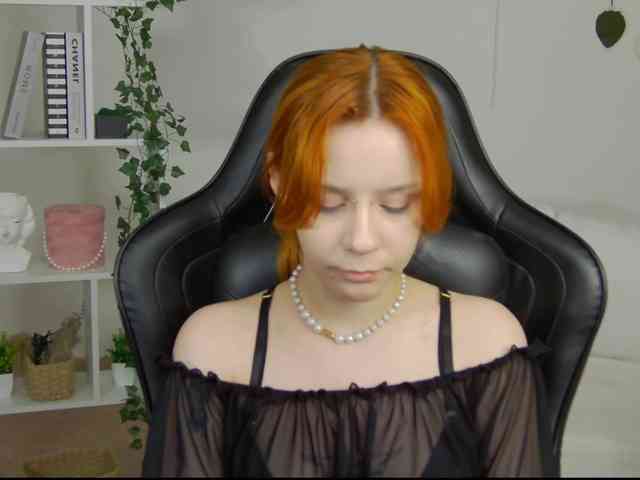 Rachel-lips webcam