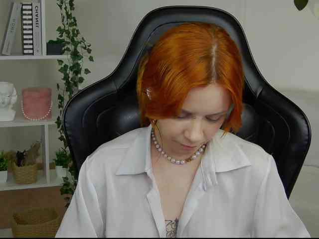 Rachel-lips webcam