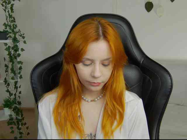 Rachel-lips webcam