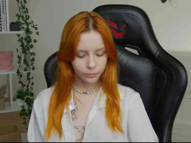 Rachel-lips webcam