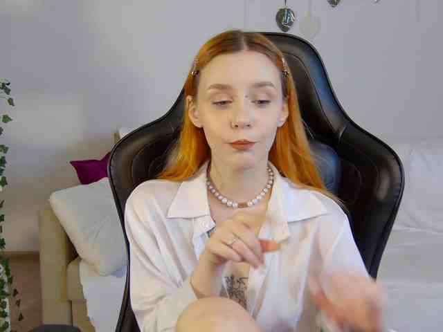 Rachel-lips webcam