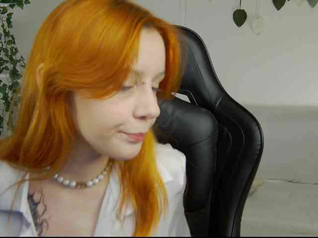 Rachel-lips webcam