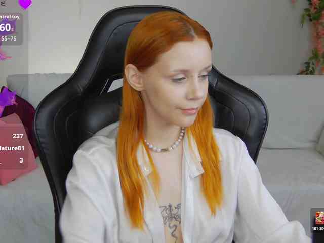 Rachel-lips webcam