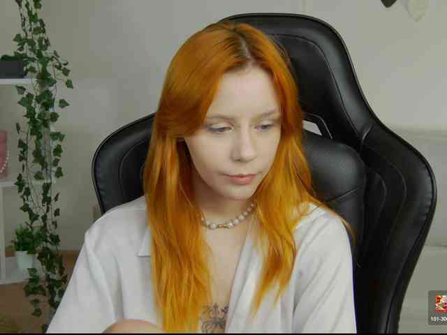 Rachel-lips webcam