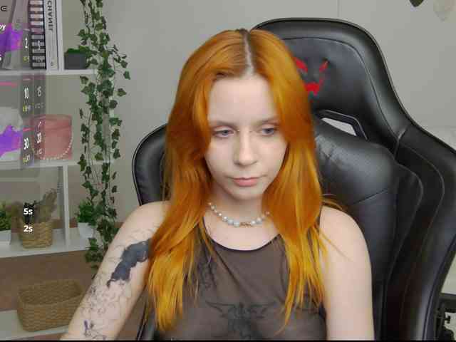 Rachel-lips webcam