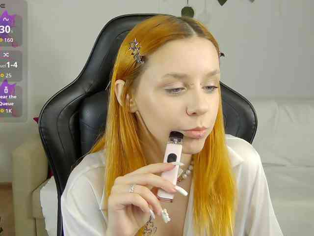 Rachel-lips webcam