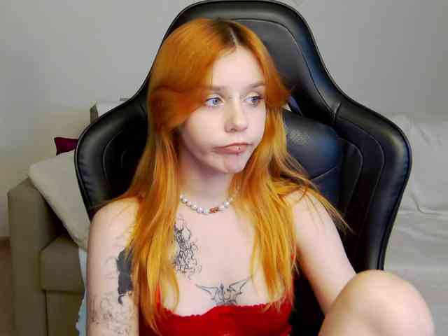 Rachel-lips webcam