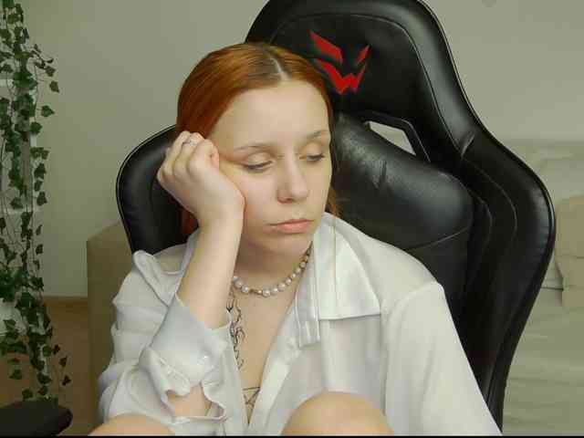 Rachel-lips webcam