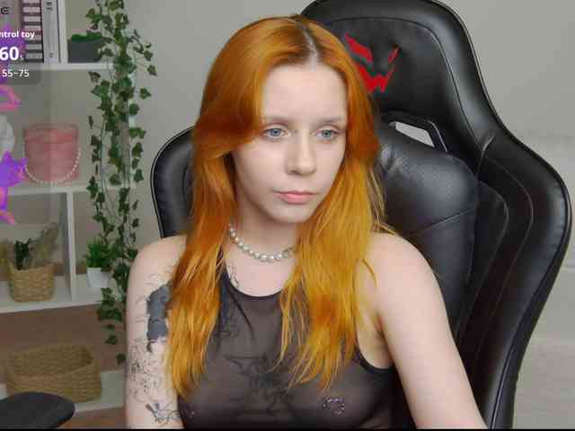 Rachel-lips webcam