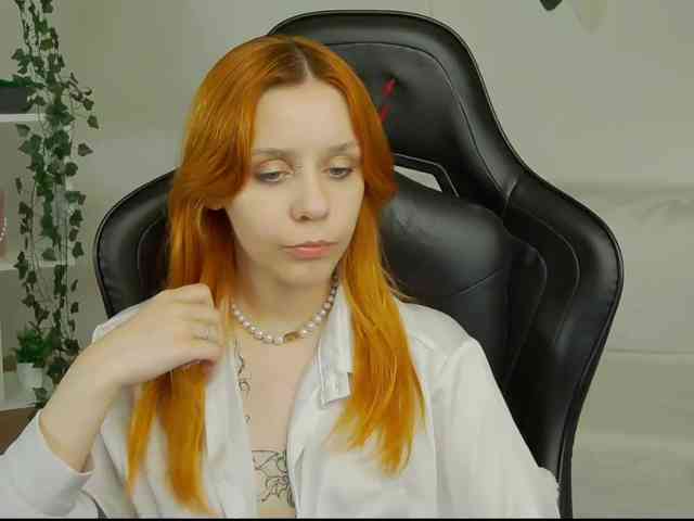 Rachel-lips webcam