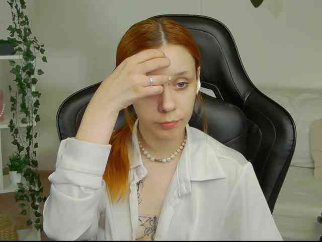Rachel-lips webcam