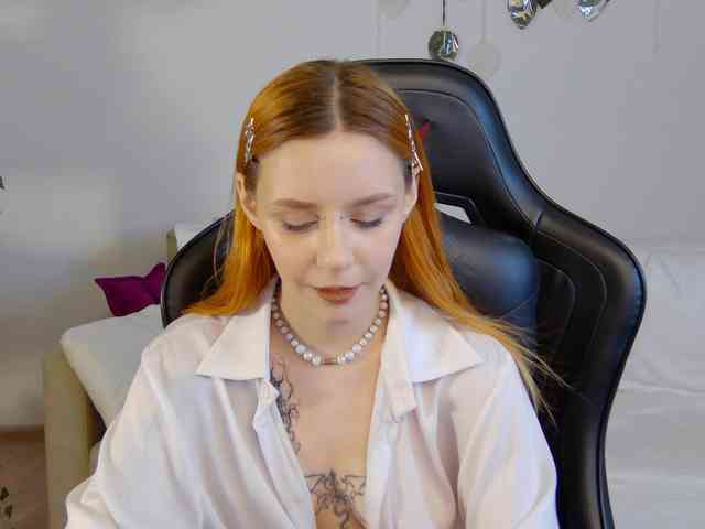 Rachel-lips webcam