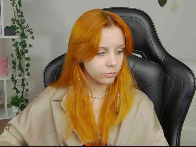Rachel-lips webcam