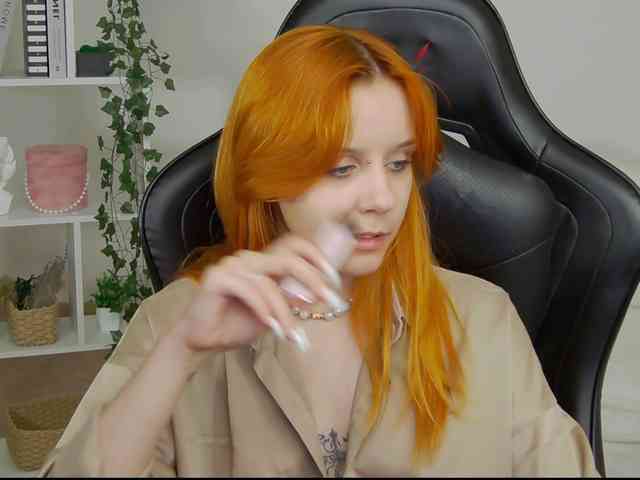 Rachel-lips webcam