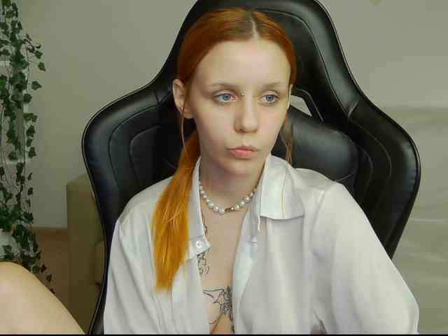 Rachel-lips webcam