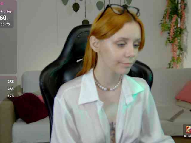 Rachel-lips webcam
