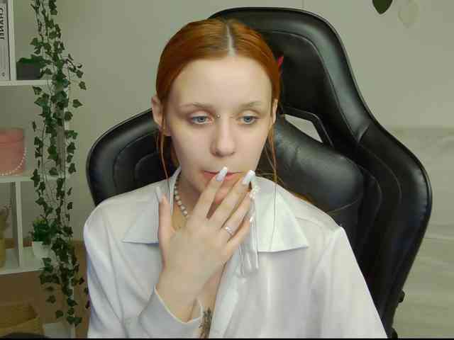 Rachel-lips webcam
