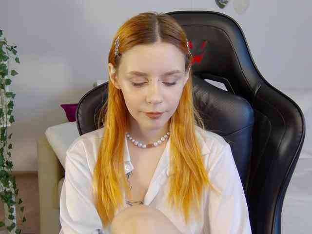 Rachel-lips webcam