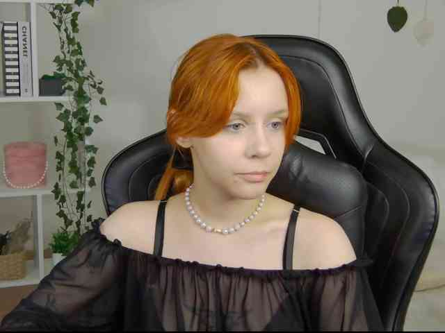 Rachel-lips webcam