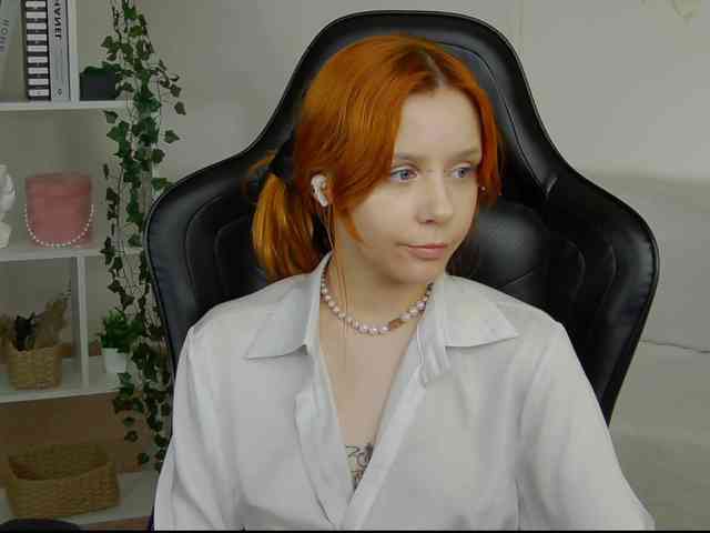 Rachel-lips webcam