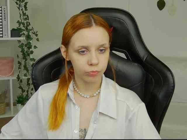 Rachel-lips webcam