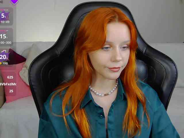 Rachel-lips webcam