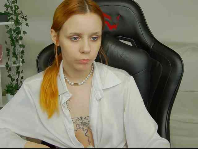 Rachel-lips webcam
