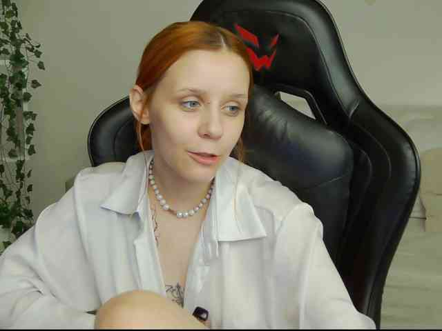 Rachel-lips webcam