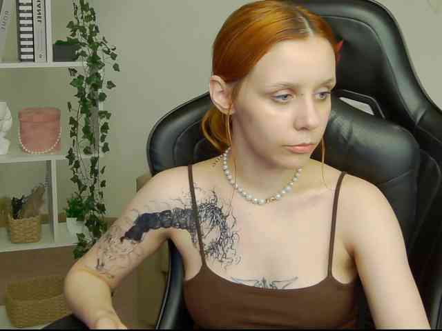 Rachel-lips webcam