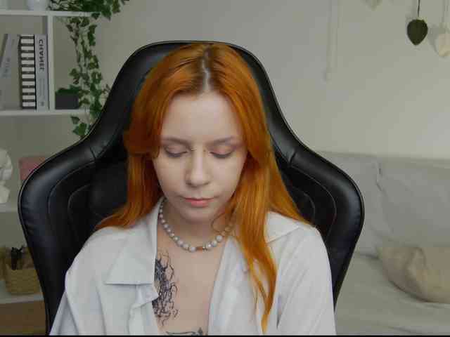 Rachel-lips webcam