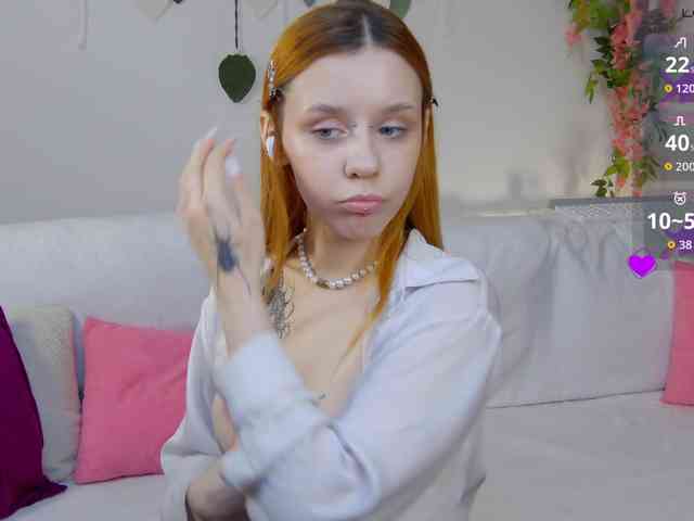Rachel-lips webcam