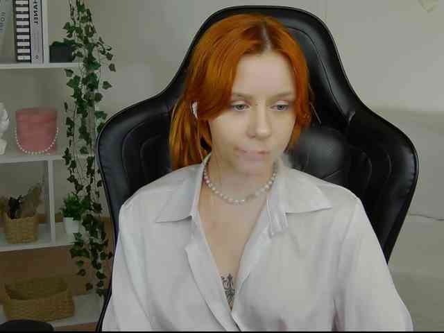 Rachel-lips webcam