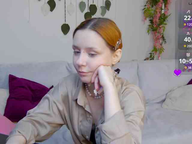Rachel-lips webcam