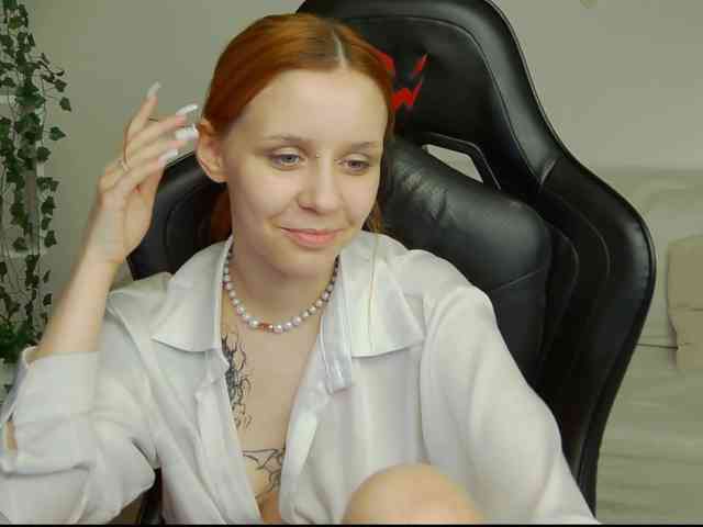 Rachel-lips webcam