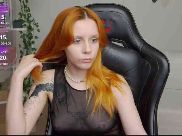 Rachel-lips webcam