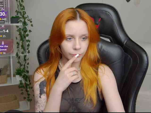 Rachel-lips webcam