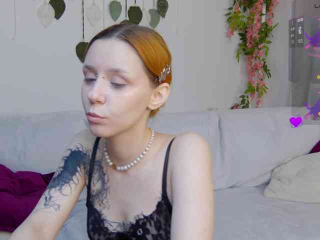 Rachel-lips webcam